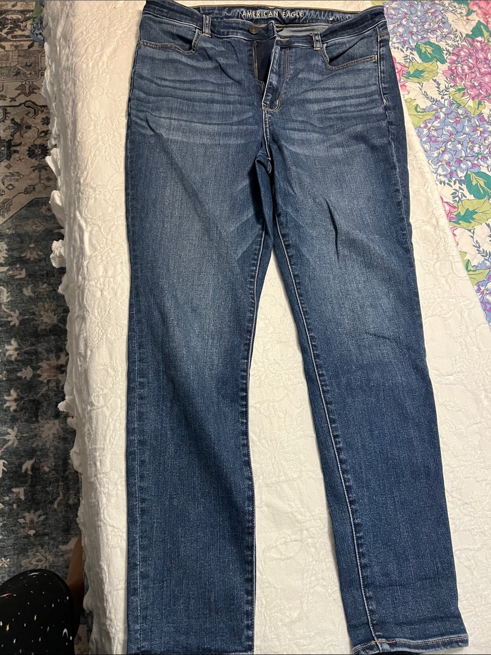 American Eagle Outfitters Women’s Dark Wash Skinny Jeans